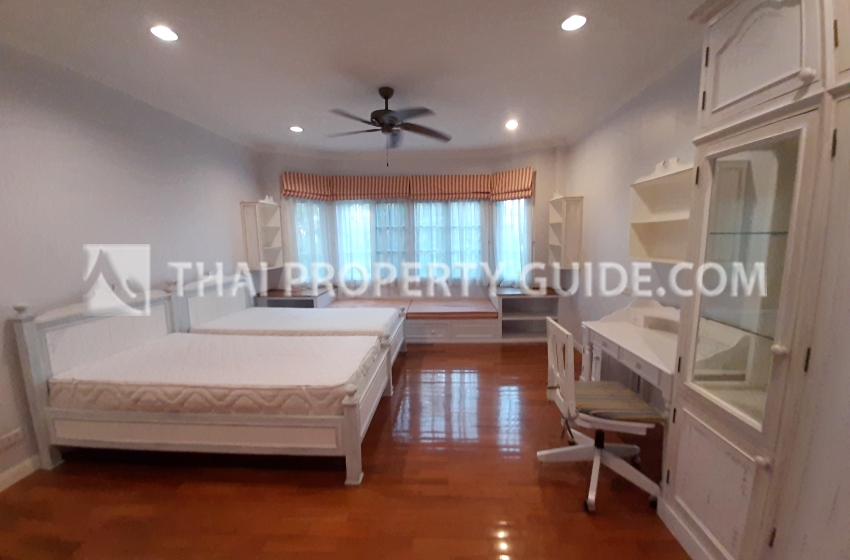 House with Shared Pool in Sukhumvit 